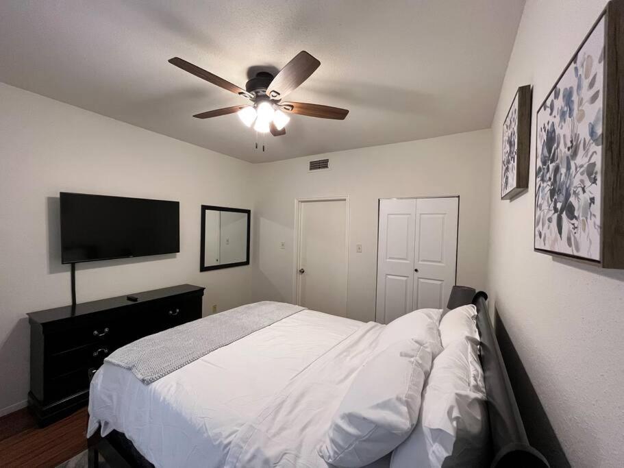 Home Away From Home-Cozy 2 Bdrm Condo/Med Cntr/Nrg Houston Ngoại thất bức ảnh