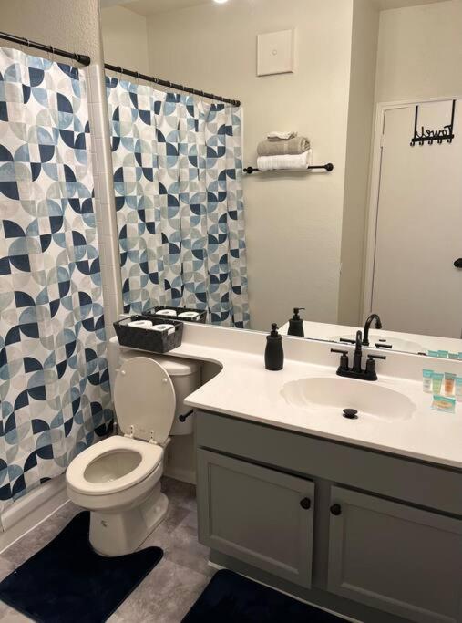 Home Away From Home-Cozy 2 Bdrm Condo/Med Cntr/Nrg Houston Ngoại thất bức ảnh